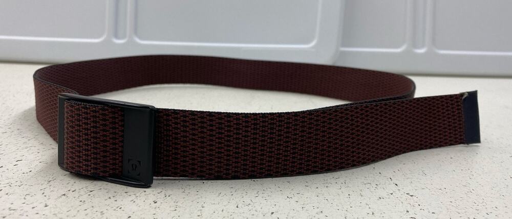 Men Lululemon Commission nylon woven tech burgundy belt, M